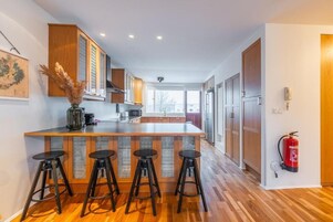 Attico panoramico | Cucina privata | Macchina per tè/caffè, frigorifero, microonde, forno