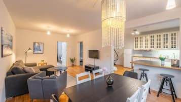 Apartamento junior | 1 dormitorio, tabla de planchar con plancha, wifi gratis y ropa de cama