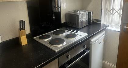 Stylish Cosy affordable central 1 bed entire apartment