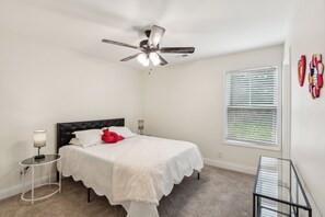 2 Schlafzimmer, Bügeleisen/Bügelbrett, Reisekinderbett, kostenloses WLAN