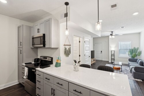 Alto A2 I Stunning  2bd Apt I Free Parking