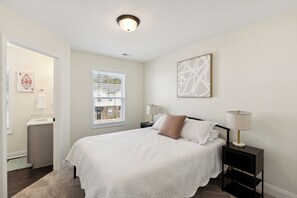 2 bedrooms, iron/ironing board, travel cot, free WiFi