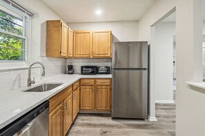 Geladeira, fogão, cooktop, lava-louças