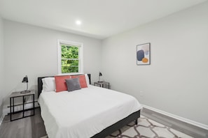 2 bedrooms, desk, iron/ironing board, travel cot