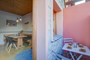 Outdoor dining - Giglio, Livigno, Italy (Livigno)