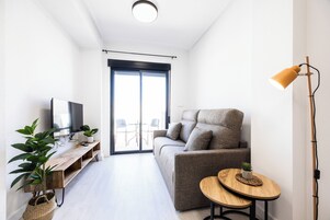 Una televisión de pantalla plana