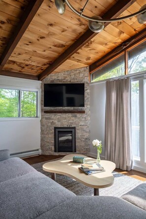 Smart TV, fireplace, offices