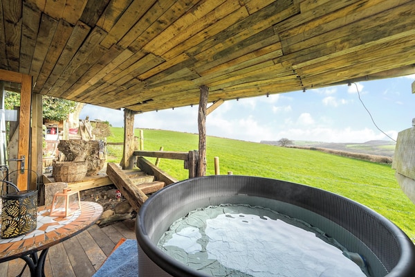 Cosy Rustic Cabin With Hot Tub And Country Views - Llanelli