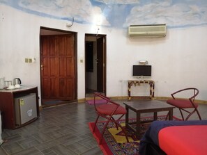 Family Studio, Balcony, Sea View | Blackout curtains, iron/ironing board, free WiFi - Le Apex (Vanur)