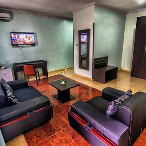 Living area - Green Luxury Resort  (Abeokuta)