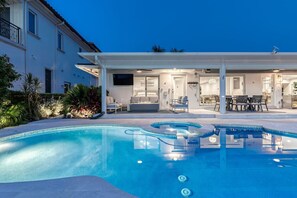 屋外プール、温水プール