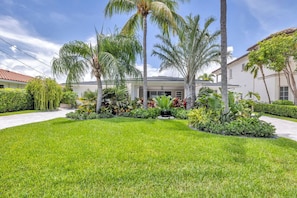 Property grounds - The Intra Coastal Royale (Pompano Beach)