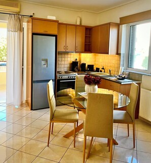 Comfort Apartment, City View | Private kitchen | Espresso maker, coffee/tea maker, electric kettle - Mesogaia Home (Markopoulo Mesogaias)