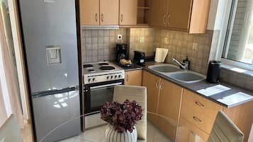 Comfort Apartment, City View | Private kitchen | Espresso maker, coffee/tea maker, electric kettle