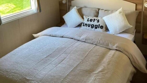 Chalet | 3 bedrooms, free WiFi, bed sheets - Seaside Caravan Retreat in Craig Tara (Ayr)