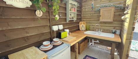 Fridge, microwave, stovetop, electric kettle