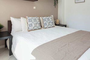 1 bedroom, iron/ironing board, WiFi, bed sheets - Bright 1 Bd Apt in Ampelokipoi with Balcony (Athens)
