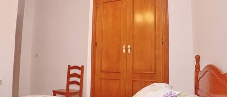 1 habitación y ropa de cama