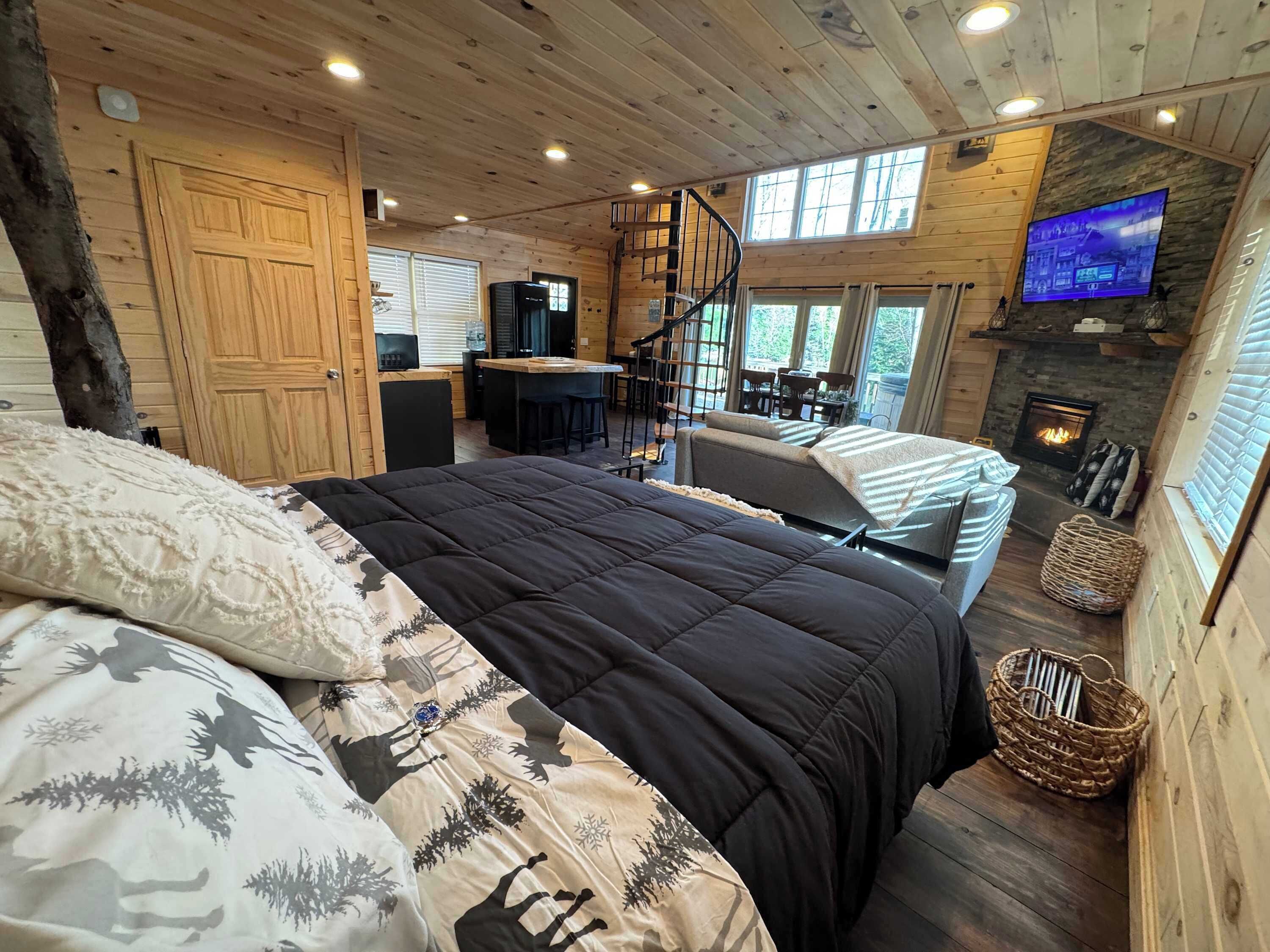 4 bedrooms, iron/ironing board, travel crib, free WiFi