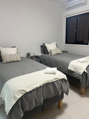 5 chambres, fer et planche à repasser, Wi-Fi gratuit, draps fournis