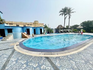 Pool - Hotel V-i sea view - Puri (Puri)