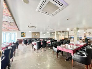 مطعم