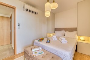 3 室のベッドルーム、WiFi (無料)、ベッドシーツ