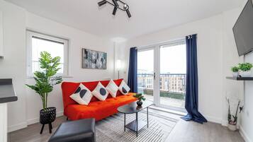 Apartment | Living area | TV