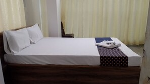 Deluxe Double Room | Free WiFi, bed sheets - Relaxing paradise Kolkata (Barasat)
