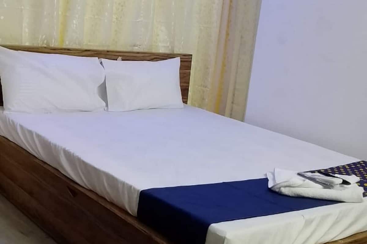 Deluxe Double Room | Free WiFi, bed sheets