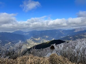 Hiking - CrossFit Otoyo Strength TINY HOUSE (Otoyo)