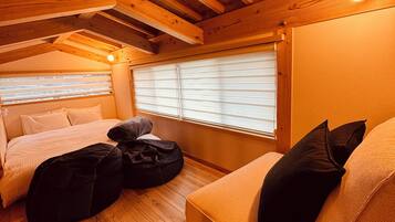 Down duvets, individually furnished, iron/ironing board, free WiFi