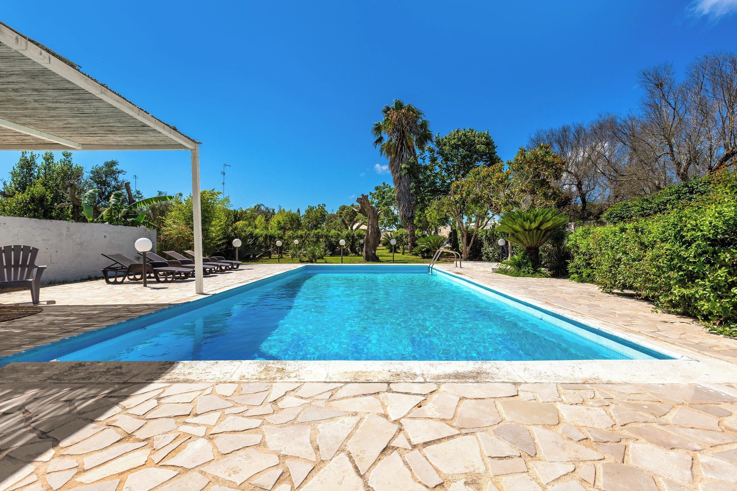 Piscine extérieure (ouverte en saison)