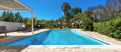 Piscine extérieure (ouverte en saison)