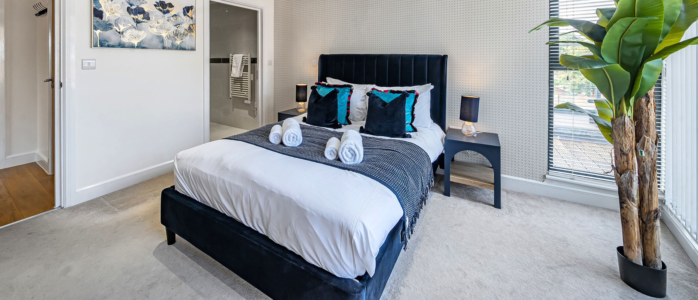 2 habitaciones, escritorio, tabla de planchar con plancha y wifi 