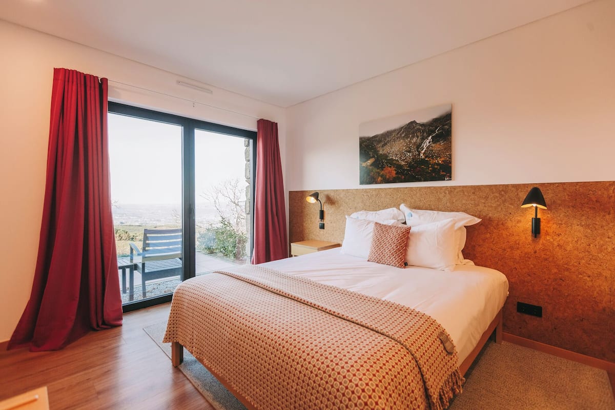 Habitación doble Premium, Terraza | Minibar, escritorio, espacio para trabajar con laptop y wifi gratis