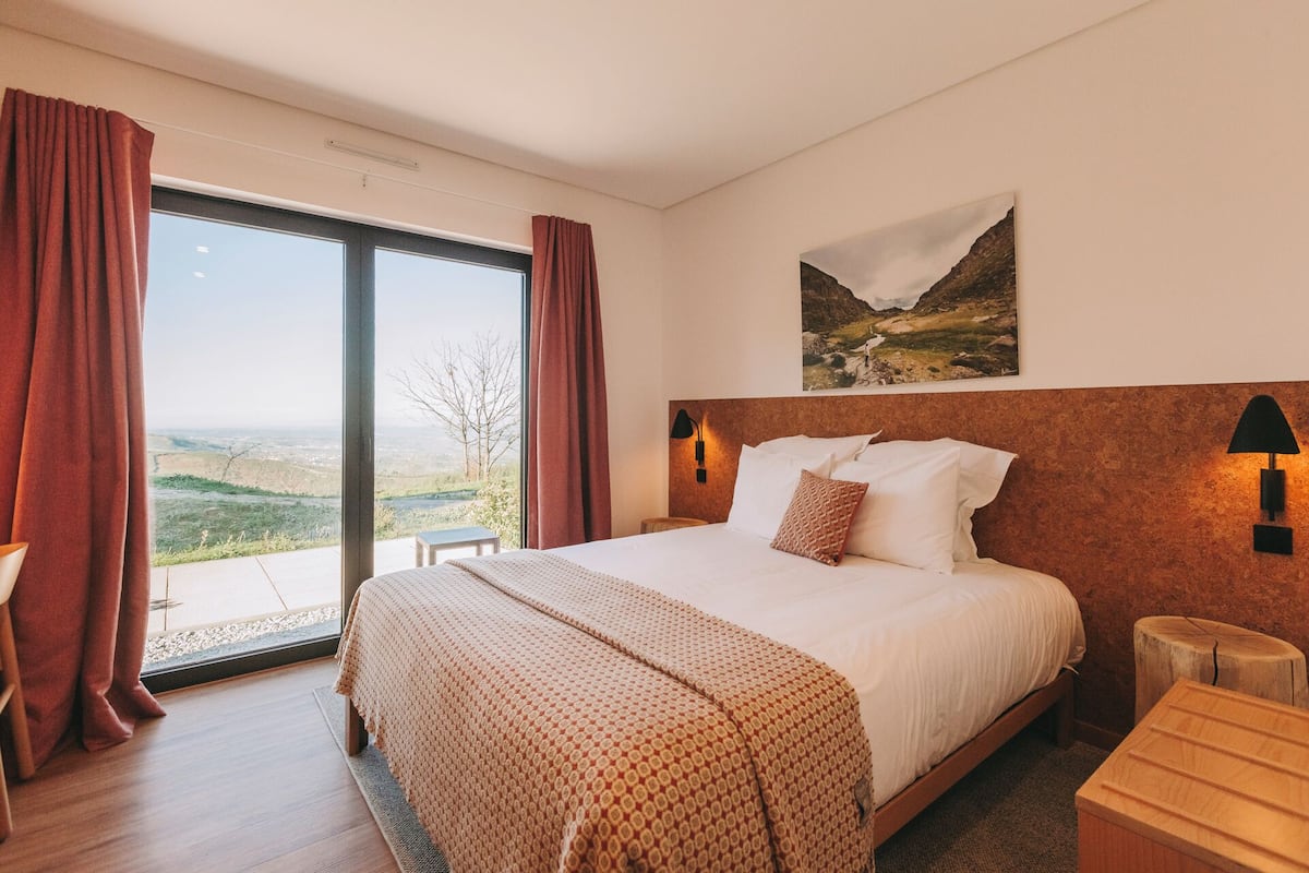 Habitación Premium con 1 cama matrimonial o 2 individuales, vista al lago | Vista al lago