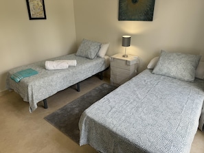 Apartment | 2 bedrooms, free WiFi, bed sheets - Mijas - Apartment - Sleeps 4 - Pool - Garden (Mijas)