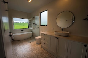 Douche, serviettes fournies