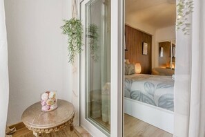1 habitación, tabla de planchar con plancha, wifi y ropa de cama 