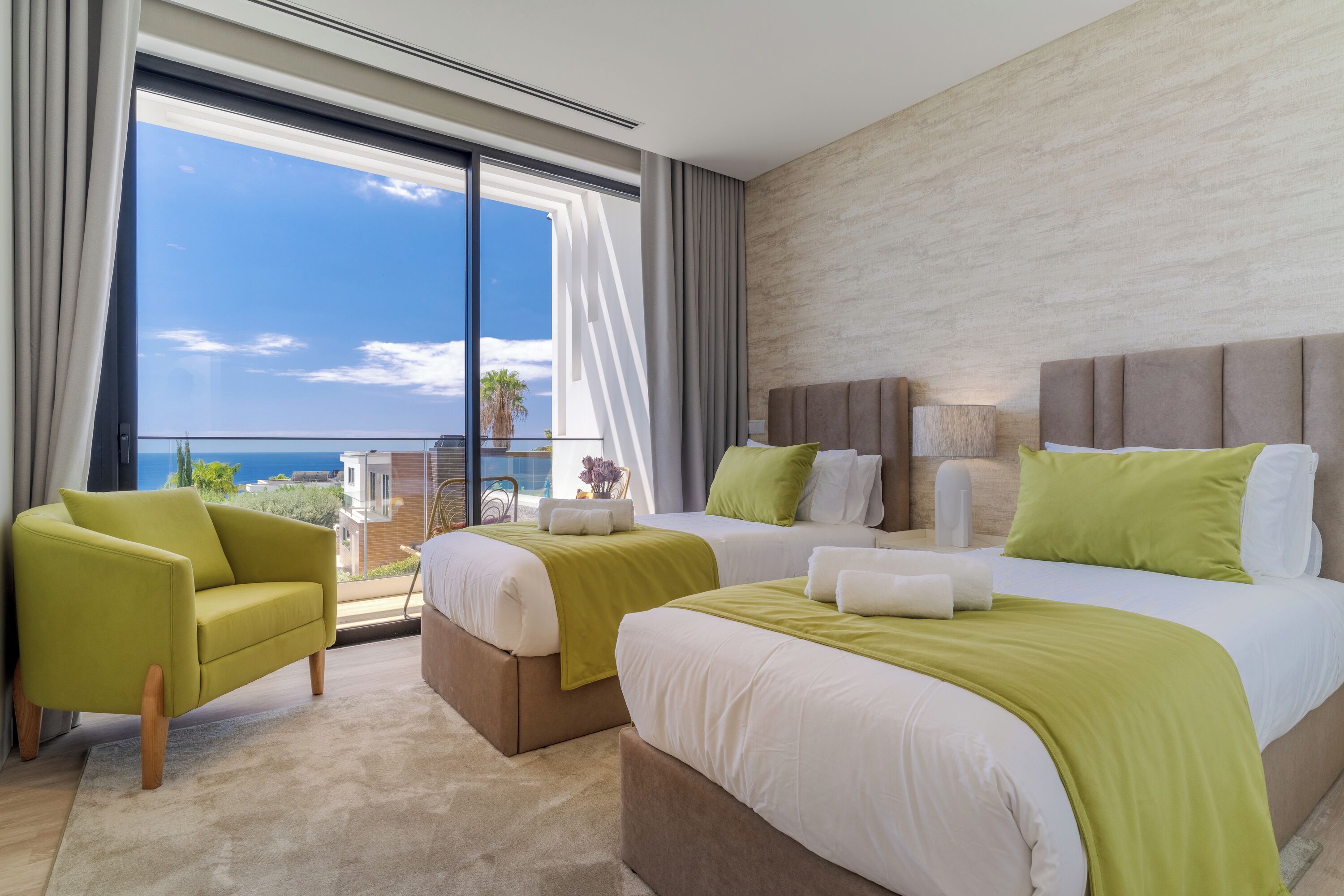 Vila família, vista para o mar | 4 quartos, cortinas blackout, quartos à prova de som