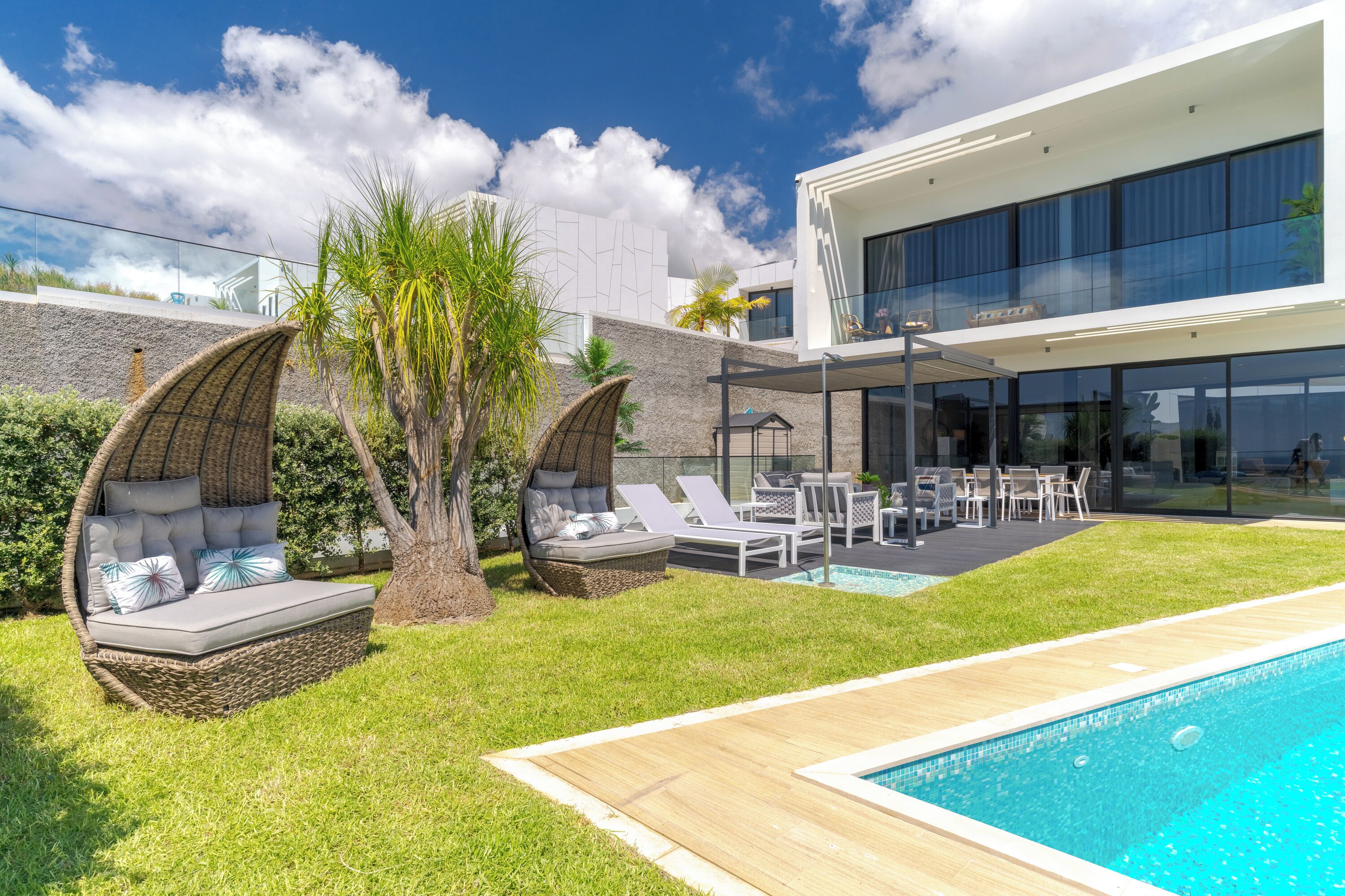 Photo - Luxury Diamond House
