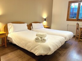 Comfort Double or Twin Room | Desk, free WiFi, wheelchair access