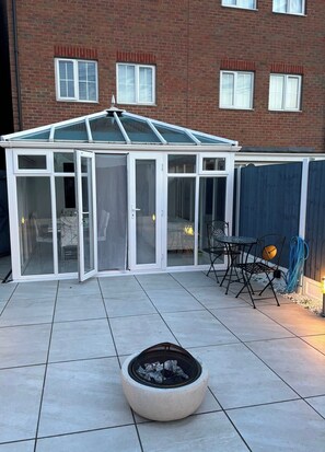 House | Terrace/patio - Dartford, 4 Beds, Sleeps 8, Near Bluewater and M25 (Dartford)