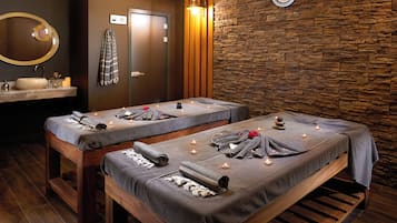 Couples treatment room(s), sauna, hot tub, steam room