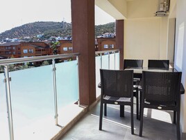 Caja de seguridad en la habitación y sistema de insonorización 