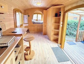 1 habitación y ropa de cama 