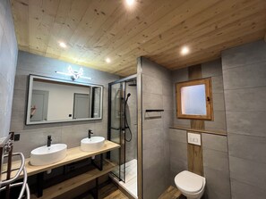 Een douche, een haardroger