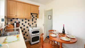 Fridge, microwave, oven, stovetop - Donegal 3beds Cottage - Petsok, Family,freeparking (Ardara)