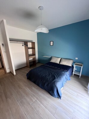 8 habitaciones, wifi y ropa de cama 
